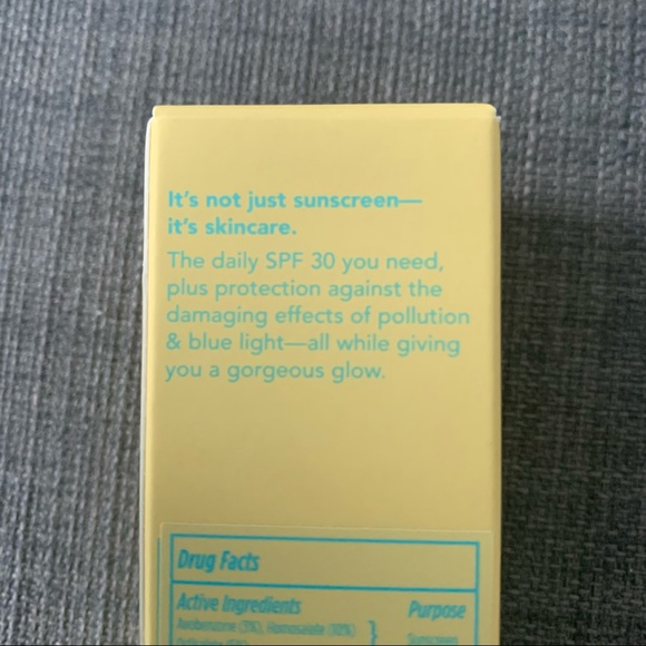 TULA Protect + Glow Daily Sunscreen Broad Spectrum SPF 30 blue light EXP 08/23 - Picture 12 of 15